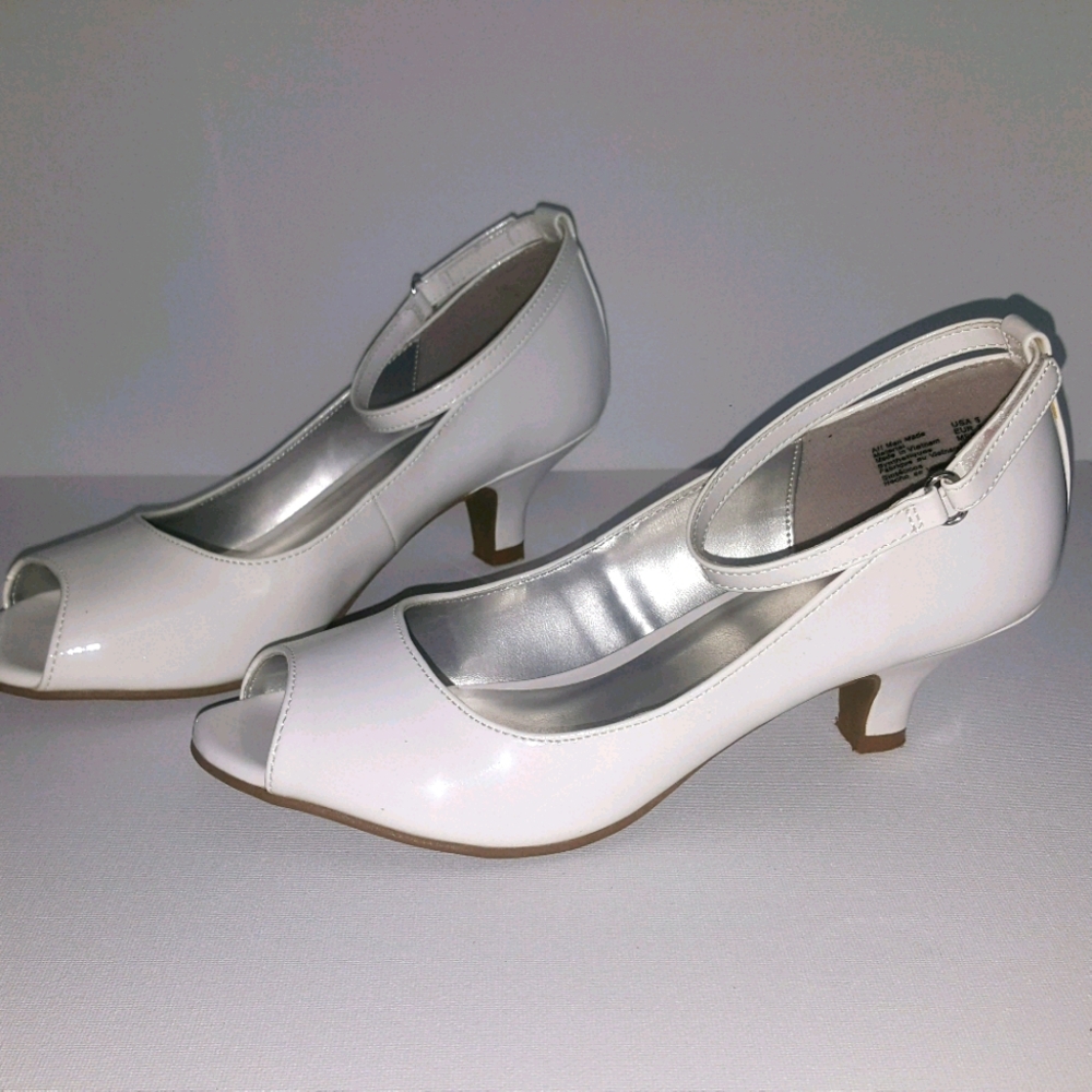 Kids dress shoes